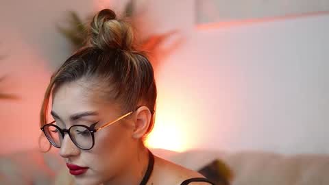  Aileen  online show from November 10, 7:13 pm