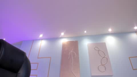  AILEEN VEGA  online show from January 10, 2:25 am