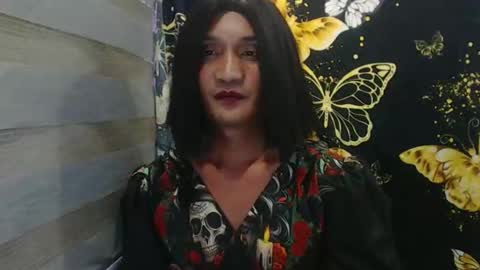 Snapshot of ainamie_bigcock chatting on November 27, 3:47 pm QUEEN CARLA online show from November 27, 3:47 pm