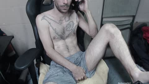 Leo  Airborn  Sir  Daddy online show from December 12, 3:21 am