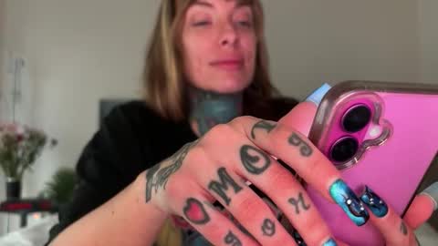 Snapshot of airgeadx chatting on February 24, 7:12 pm Airgead online show from February 24, 7:12 pm