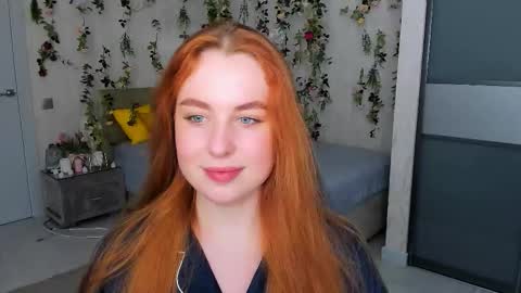 Snapshot of airysilhouette chatting on November 17, 4:13 pm Louise online show from November 17, 4:13 pm