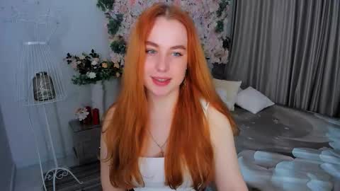 Snapshot of airysilhouette chatting on November 19, 10:15 am Louise online show from November 19, 10:15 am