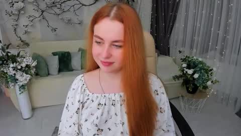 Snapshot of airysilhouette chatting on November 20, 4:12 am Louise online show from November 20, 4:12 am