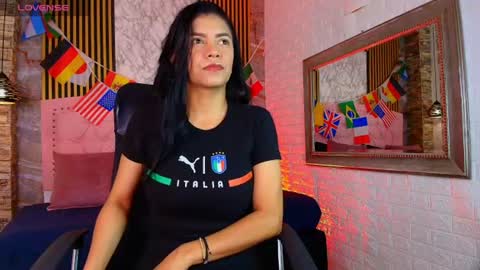 Snapshot of aisha__cambell chatting on June 16, 11:24 am aisha__cambell online show from June 16, 11:24 am