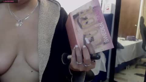 aisha_french online show from February 13, 9:27 am