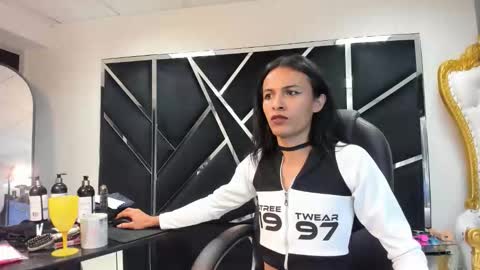 Aisha online show from November 10, 9:52 am