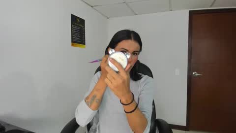 Aisha online show from January 17, 3:33 am