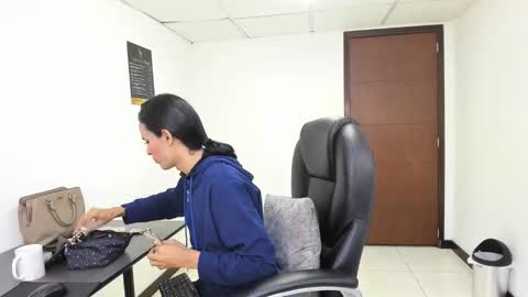 Aisha online show from March 30, 3:51 am