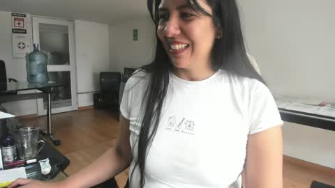 Snapshot of aisha_latina chatting on May 21, 3:19 pm Katie online show from May 21, 3:19 pm