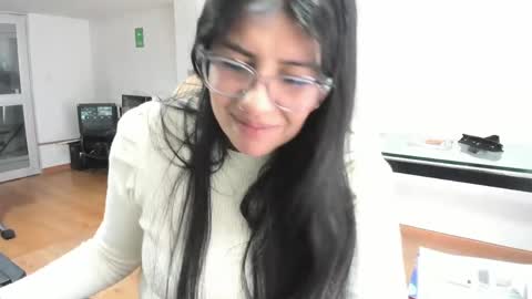 Snapshot of aisha_latina chatting on May 27, 3:31 pm Katie online show from May 27, 3:31 pm