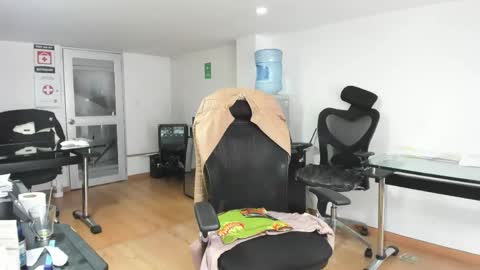 Snapshot of aisha_latina chatting on May 28, 2:58 pm Katie online show from May 28, 2:58 pm