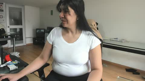 Snapshot of aisha_latina chatting on June 1, 2:19 pm Katie online show from June 1, 2:19 pm