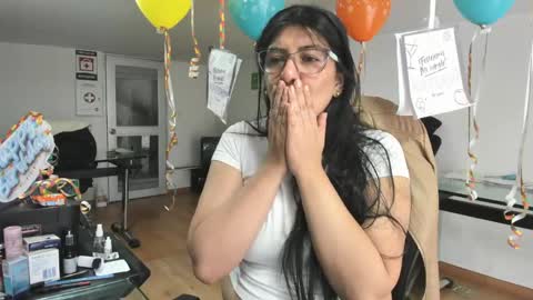 Snapshot of aisha_latina chatting on June 4, 2:23 pm Katie online show from June 4, 2:23 pm