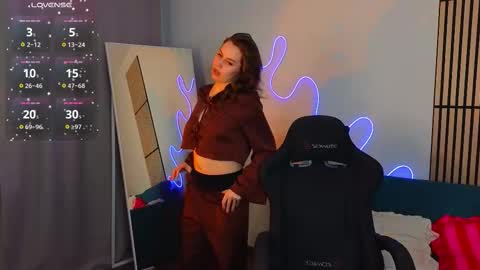 Snapshot of aisha_riley chatting on February 24, 4:27 pm Aisha online show from February 24, 4:27 pm