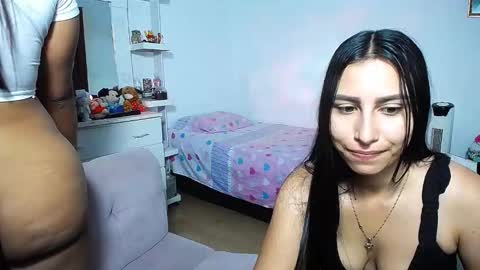 aisha_stacey0410 online show from February 19, 3:30 pm