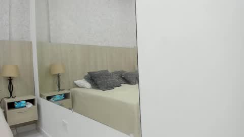 Snapshot of aisha_wells chatting on February 8, 3:32 am Aisha online show from February 8, 3:32 am