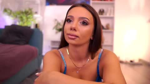 Aisha online show from February 27, 10:15 am