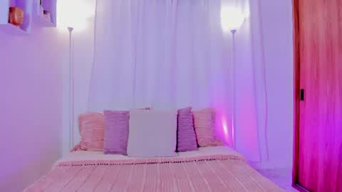 Snapshot of aishapeyton_ chatting on June 21, 1:46 pm Aisha online show from June 21, 1:46 pm