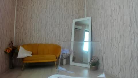 Aisha online show from February 10, 9:25 am