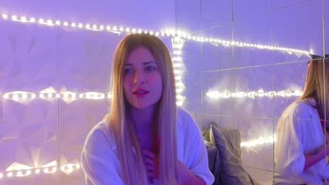 Aisha online show from October 7, 5:04 am