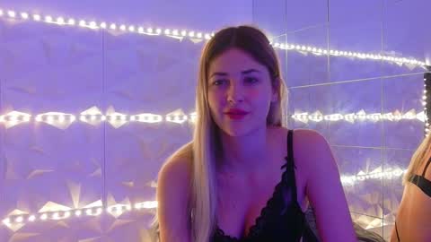 Aisha online show from October 30, 6:15 am