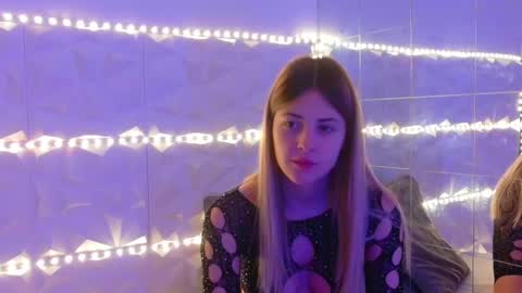 Aisha online show from November 6, 6:14 am