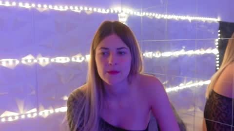 Aisha online show from November 12, 6:25 am