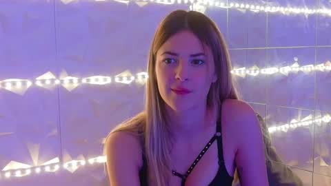 Aisha online show from November 14, 6:12 am