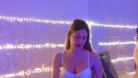 Aisha online show from November 17, 6:19 am