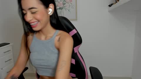 Snapshot of aitana05 chatting on February 15, 11:06 am VALENTINA independent online show from February 15, 11:06 am