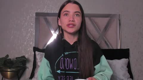 Snapshot of aitana_baker_ chatting on February 6, 12:05 pm little aitana online show from February 6, 12:05 pm