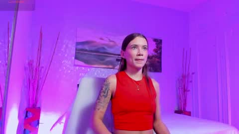 Snapshot of aitana_baker_ chatting on October 3, 7:33 pm little aitana online show from October 3, 7:33 pm