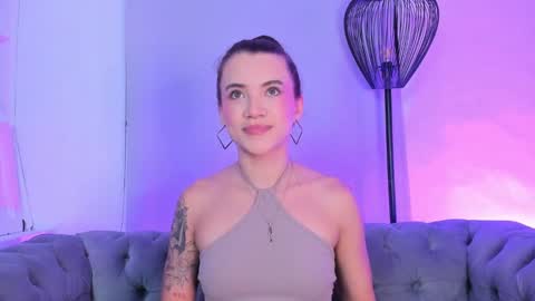 Snapshot of aitana_baker_ chatting on October 8, 4:21 am little aitana online show from October 8, 4:21 am