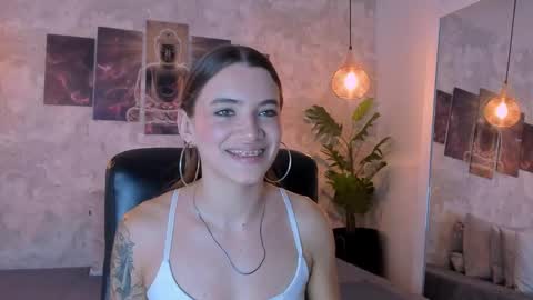 Snapshot of aitana_baker_ chatting on December 16, 7:08 pm little aitana online show from December 16, 7:08 pm