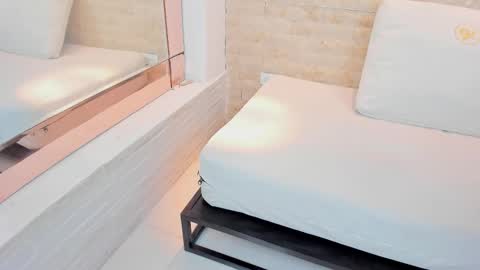 Snapshot of aitana_cole chatting on February 24, 3:37 am AITANA online show from February 24, 3:37 am