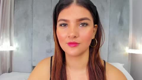 Snapshot of aitanajones1_ chatting on June 4, 10:43 am Aitana online show from June 4, 10:43 am