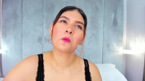Snapshot of aitanajones1_ chatting on June 9, 11:22 am Aitana online show from June 9, 11:22 am