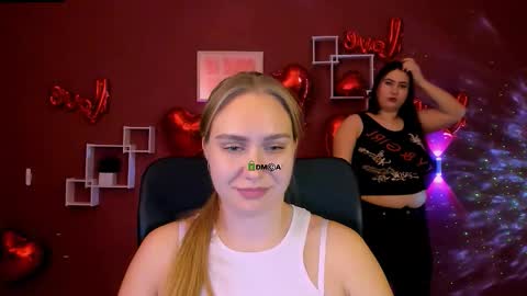 Snapshot of aiva_velvet chatting on February 14, 8:27 pm aiva_velvet online show from February 14, 8:27 pm