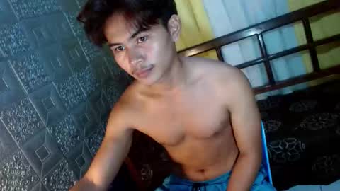 Snapshot of aivanboyyy chatting on April 20, 1:58 pm aivanboyyy online show from April 20, 1:58 pm