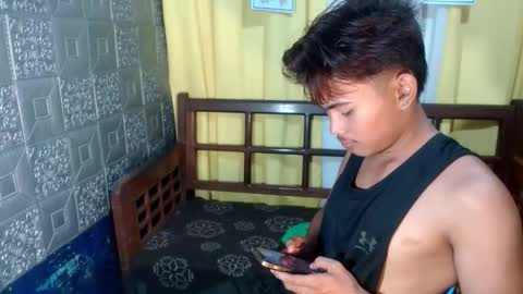 Snapshot of aivanboyyy chatting on April 28, 2:44 pm aivanboyyy online show from April 28, 2:44 pm