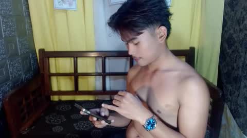 Snapshot of aivanboyyy chatting on May 2, 12:43 pm aivanboyyy online show from May 2, 12:43 pm