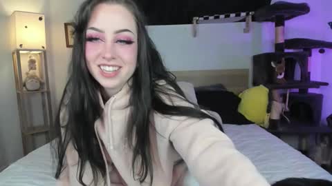 Aivie Pink online show from November 16, 7:14 am