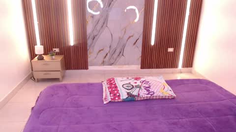 AIXA  online show from April 7, 1:00 pm