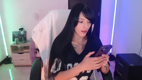Snapshot of aizen_myo chatting on April 22, 10:17 am Aizen My- online show from April 22, 10:17 am