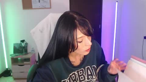 Snapshot of aizen_myo chatting on April 23, 3:52 am Aizen My- online show from April 23, 3:52 am