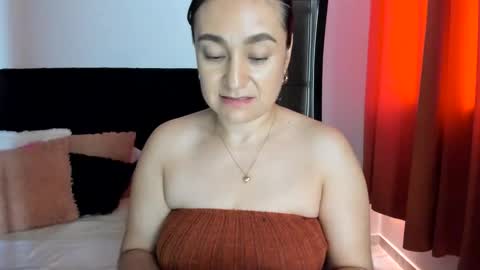 Snapshot of akanekihm chatting on April 1, 9:01 pm MIRANDA online show from April 1, 9:01 pm