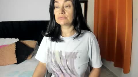 Snapshot of akanekihm chatting on April 25, 11:13 am MIRANDA online show from April 25, 11:13 am