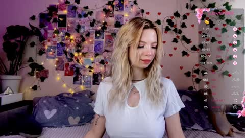 Akari online show from April 11, 7:45 am