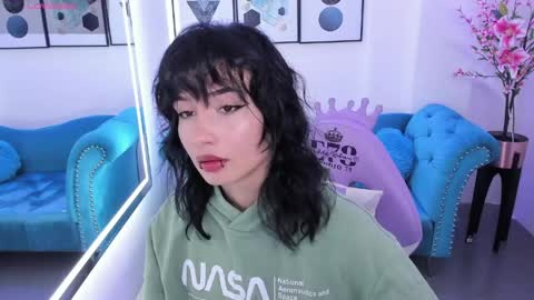 Azaka  online show from April 17, 12:52 pm